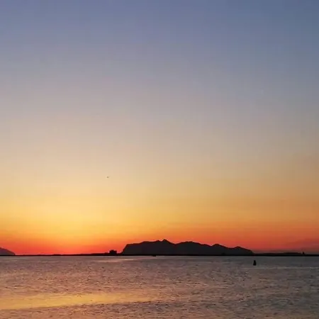 Al Mare ゲストハウス